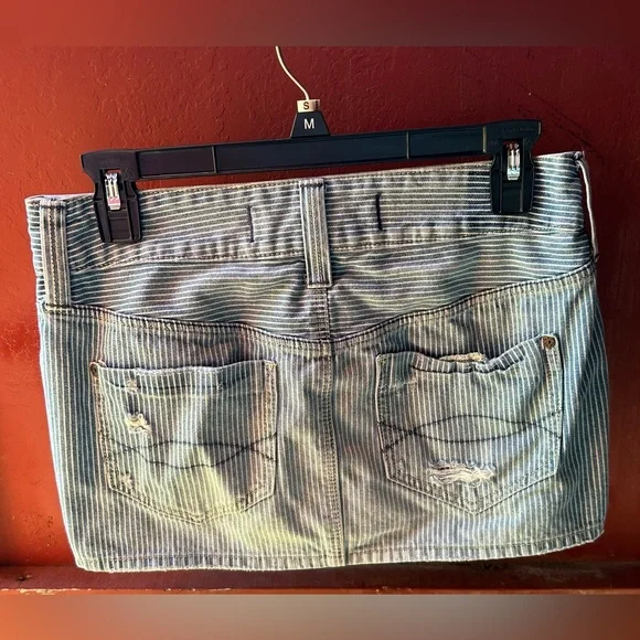 Abercrombie & Fitch Blue and white Striped denim Skirt - Picture 3 of 3